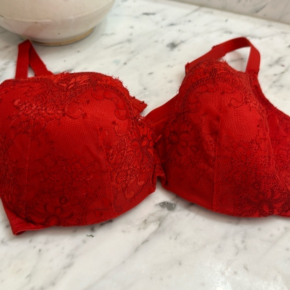 Cacique red lace bra Smooth balconette like new no  visible wear 40DD or 40E